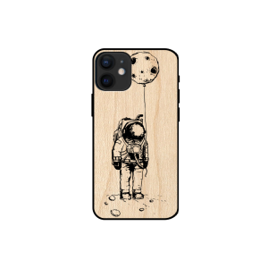 Astronaut on the moon - Iphone 12 mini