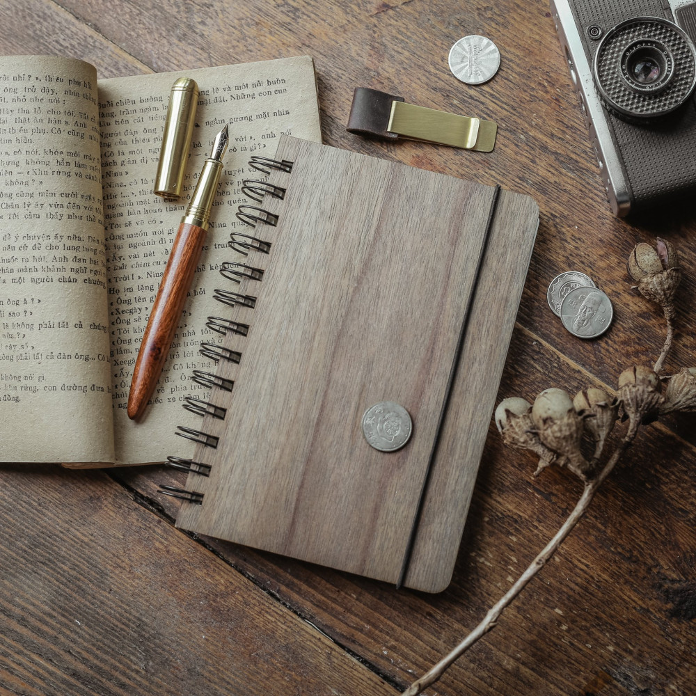 Wooden_notebook.jpg